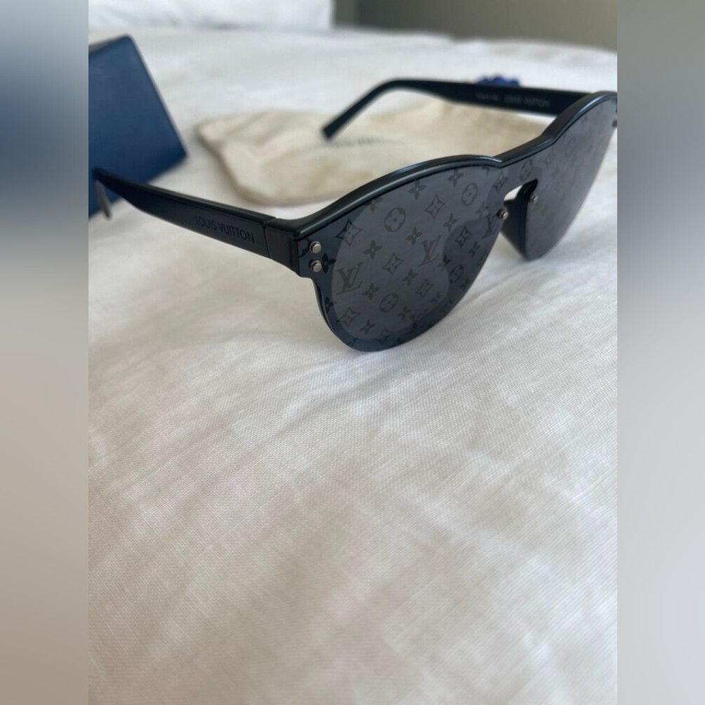 Louis Vuitton Waimea Round Sunglasses - Picture 3 of 11